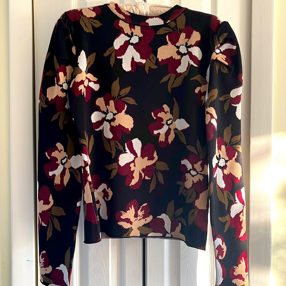 Flying Tomato Woman’s Top Sweater Pullover Round Neck Floral
